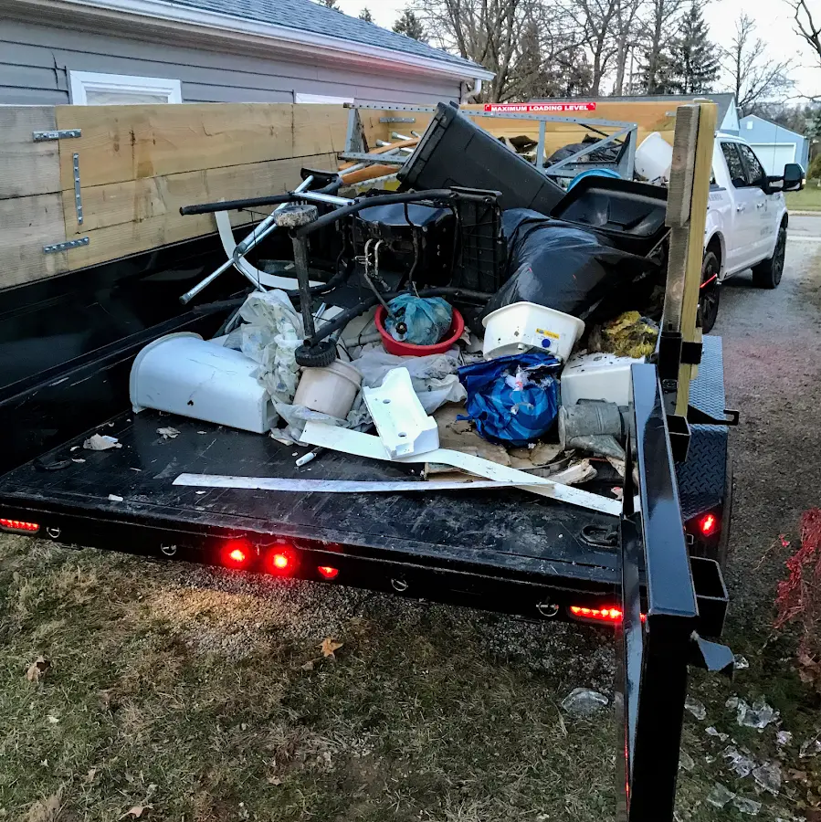 Roll-off dumpster delivered to a residential driveway in Roseburg